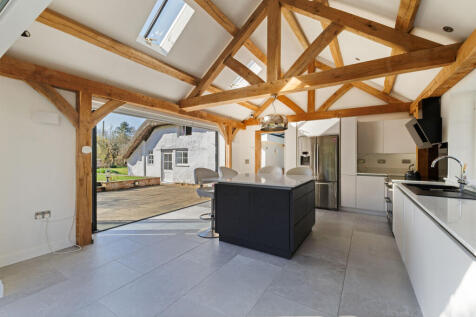 4 bedroom cottage for sale