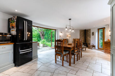 4 bedroom cottage for sale