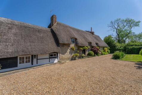6 bedroom detached house for sale