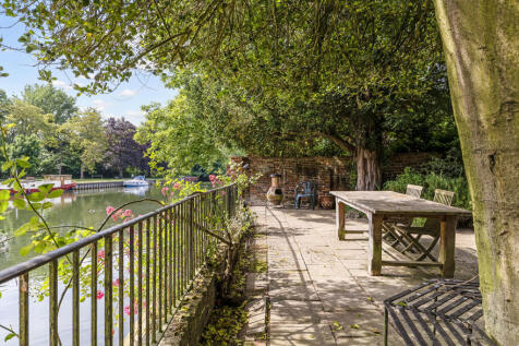 5 bedroom house for sale