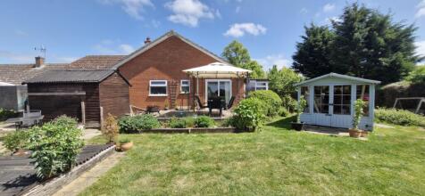 3 bedroom detached bungalow for sale