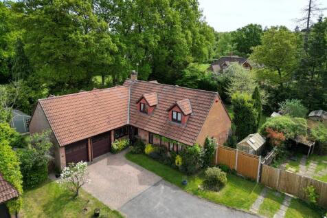 5 bedroom detached house for sale