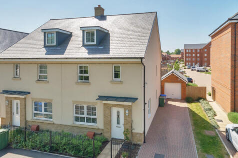 5 bedroom semi-detached house for sale
