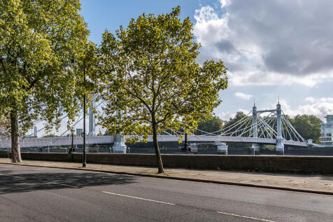 4 bedroom flat for sale