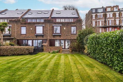 4 bedroom end of terrace house for sale