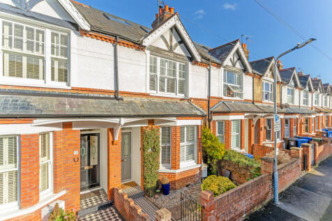 3 bedroom terraced house for sale