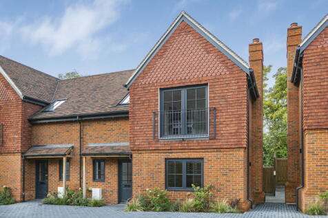 2 bedroom semi-detached house for sale