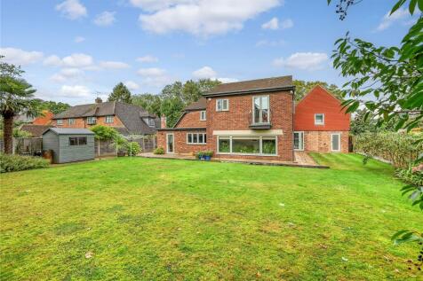 6 bedroom detached house for sale