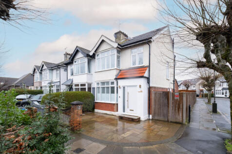 4 bedroom semi-detached house for sale