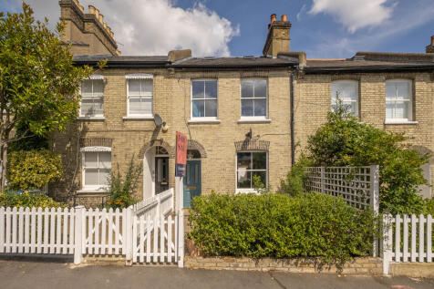 4 bedroom terraced house for sale