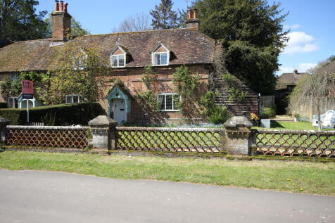 2 bedroom semi-detached house for sale