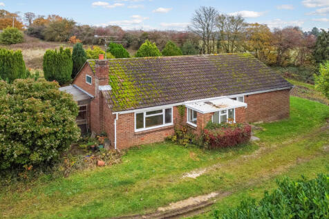 3 bedroom detached bungalow for sale