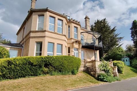 4 bedroom flat for sale