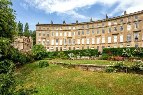 3 bedroom flat for sale