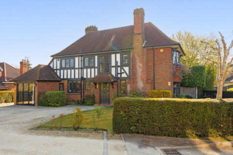 5 bedroom detached house for sale