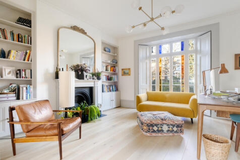 4 bedroom terraced house for sale