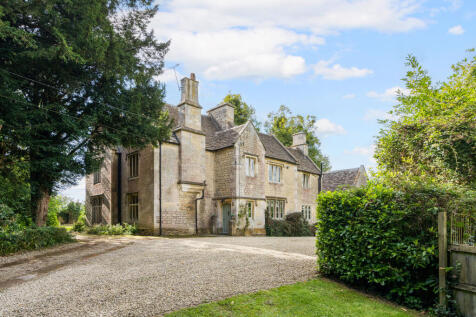 8 bedroom detached house for sale