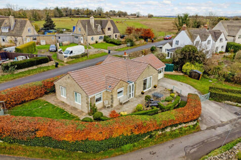 4 bedroom detached bungalow for sale