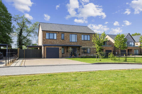 5 bedroom detached house for sale