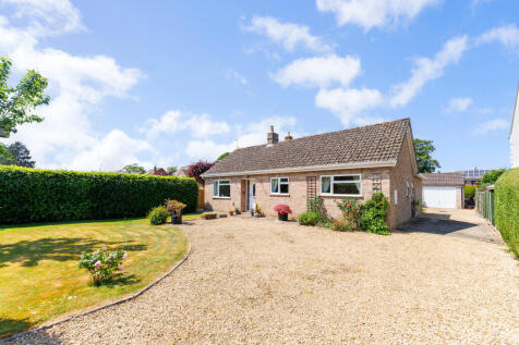 3 bedroom detached bungalow for sale