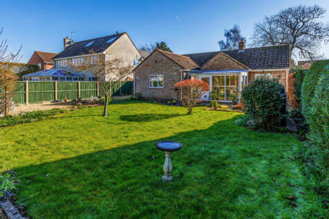 3 bedroom detached bungalow for sale