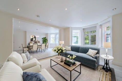 3 bedroom flat for sale
