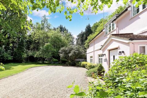 6 bedroom detached house for sale