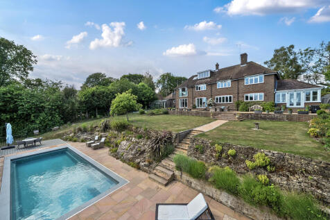 5 bedroom detached house for sale