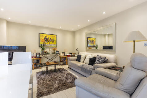 3 bedroom flat for sale