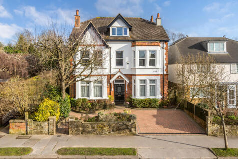 7 bedroom detached house for sale
