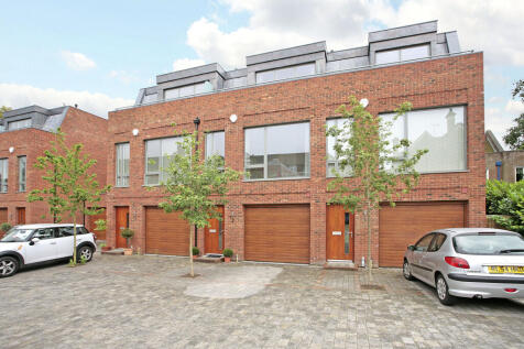 3 bedroom town house for sale