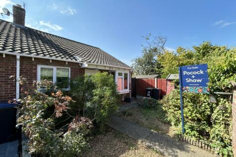 3 bedroom semi-detached bungalow for sale