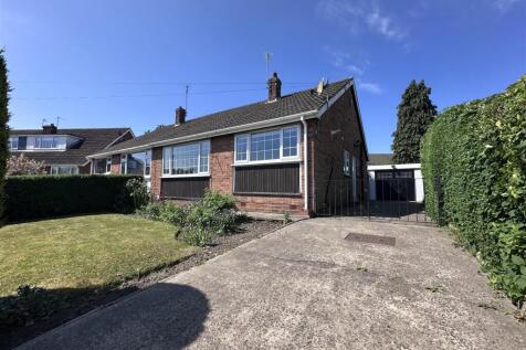2 bedroom semi-detached bungalow for sale