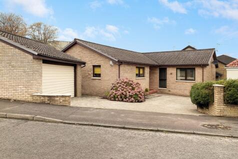 4 bedroom detached bungalow for sale