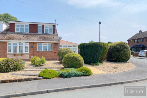 4 bedroom semi-detached bungalow for sale
