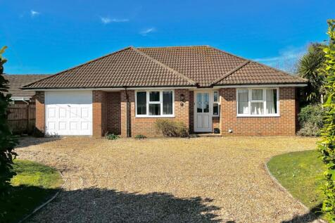 Hartsgrove Close, Blackfield... 3 bed bungalow for sale