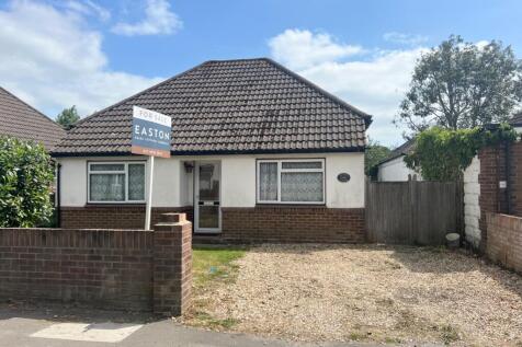 Blackfield Road, Fawley, Southampton... 2 bed bungalow for sale