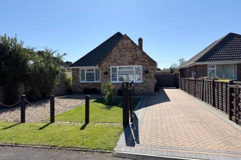 Holbury, Southampton, Hampshire, SO45 3 bed chalet for sale