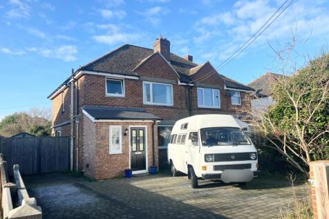 Hampton Lane, Blackfield... 3 bed semi