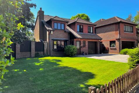 Langley Lodge Gardens, Langley... 3 bed detached house for sale