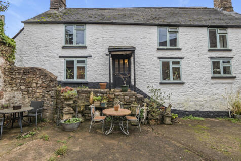 Westleigh, Tiverton, Devon, EX16 3 bed detached house for sale