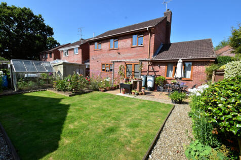 Bluebell Avenue, Tiverton, Devon, EX16 4 bed detached house for sale
