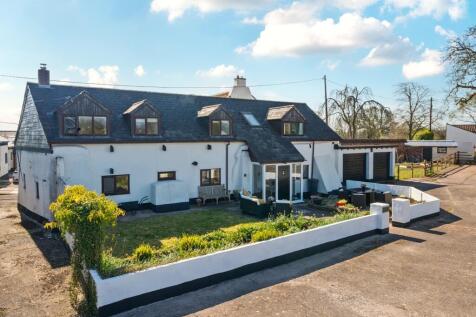 Willand Road, Halberton, Tiverton... 4 bed detached house for sale