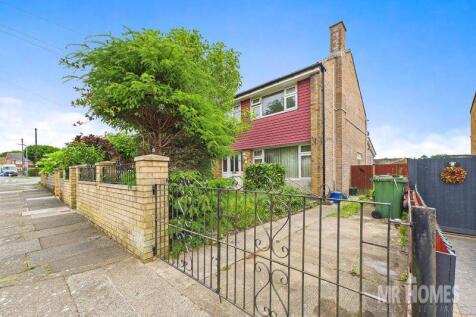 3 bedroom end of terrace house for sale