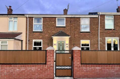 3 bedroom terraced house for sale