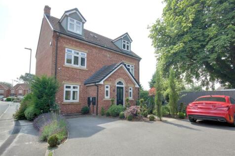 5 bedroom detached house for sale