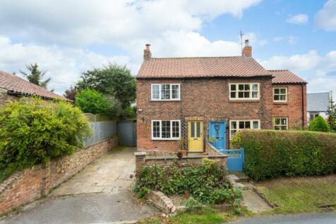 2 bedroom semi-detached house for sale