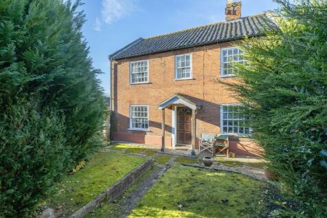 Puddingmoor, Beccles NR34 4 bed cottage for sale