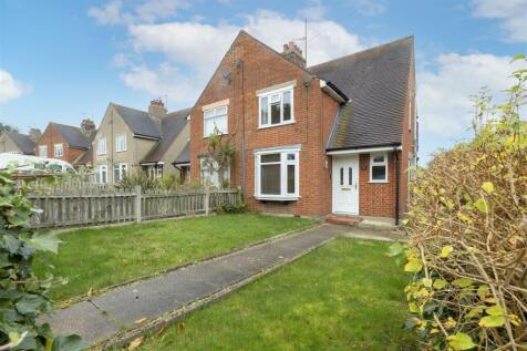 Semi-detached house for sale