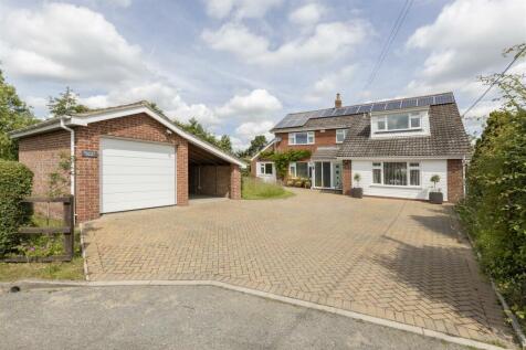 Mill Road, Suffolk IP17 4 bed detached house for sale